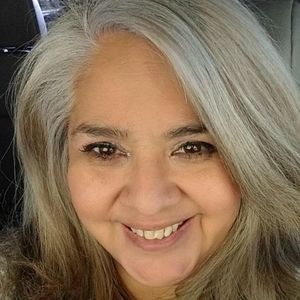 Meet your Posher, Dina